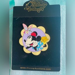 Disney Auctions LE 100 jumbo Minnie Mouse Spring 2004 pin. New.